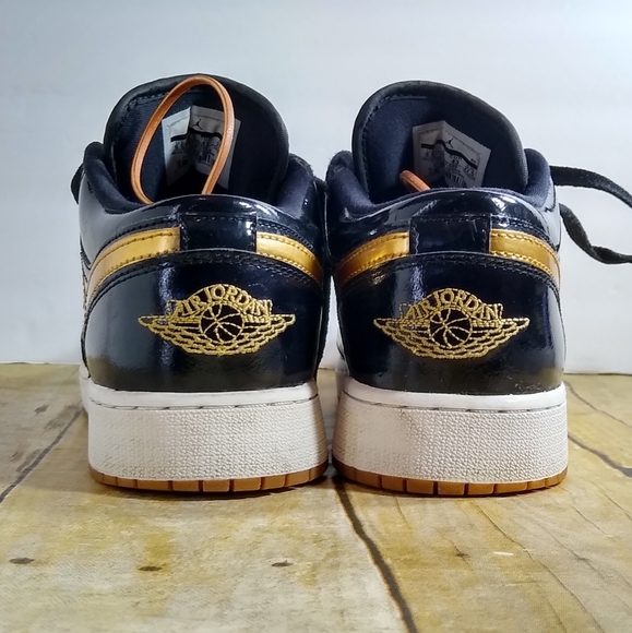 Air  Jordan 1 retro low black metallic gold - Picture 8 of 9